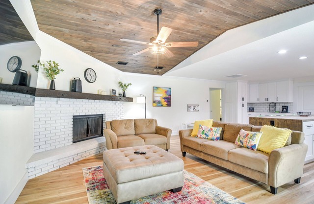 Idyllic Tampa Home w/ Private Pool: 11 Mi to Beach