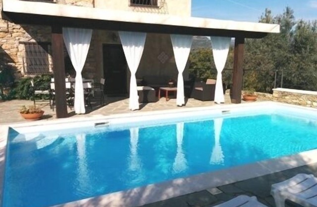 Apartamento en prestigiosa villa con piscina privada citra 010002-LT-0001