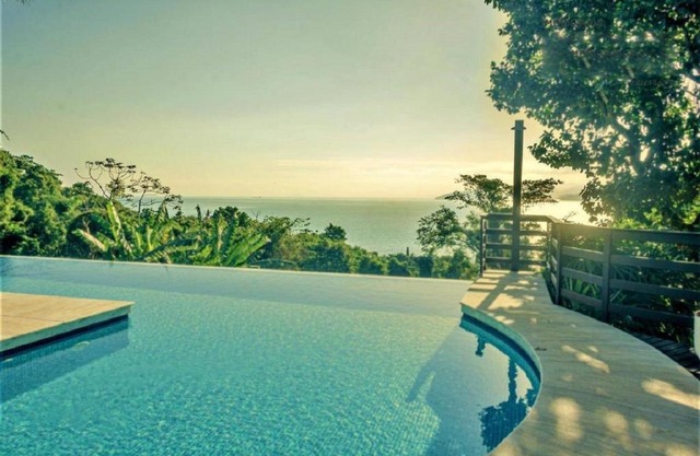 Ilhabela - Praia do Curral - Casa em condomínio