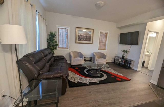 Immaculate 3 Bedrooms House IN Niagra Falls. Best Value IN Niagra Region!!!