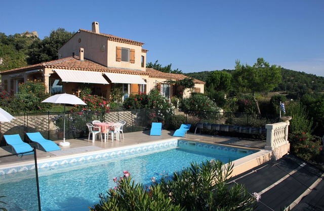 Cottage F2 en villa provenzal, tranquila, piscina y jardín, vista Ste Victoire