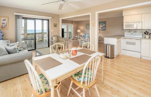 In Duck with Community Pool & Beach Access