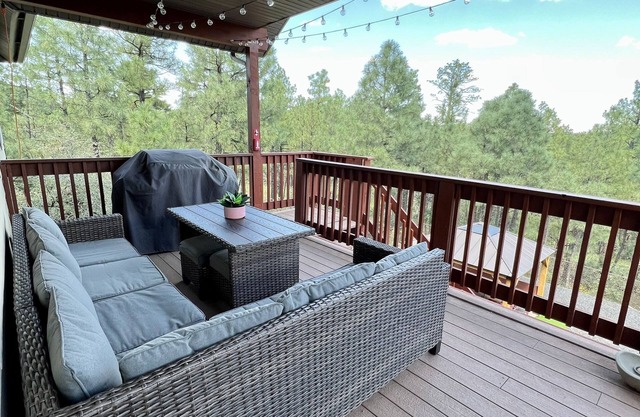 Incredible 4 Bedroom Mountain Home w/ Huge Game Room