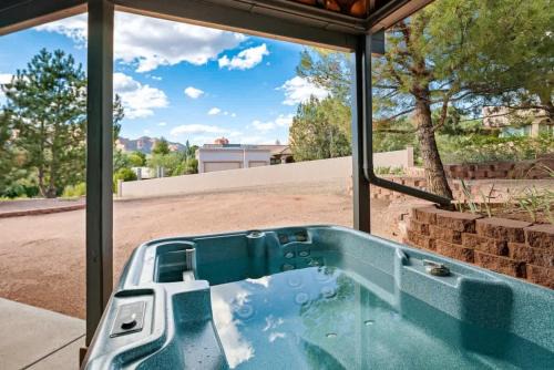 Incredible Red Rock Views Hot Tub Hiking
