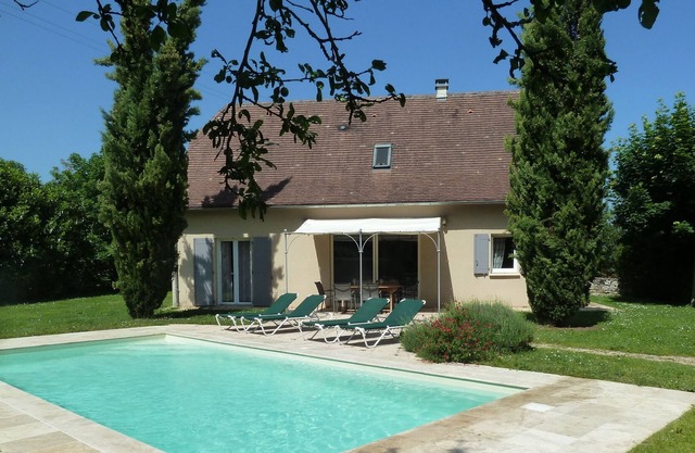 Casa independiente 8 pers. con piscina privada en Loubressac tranquila