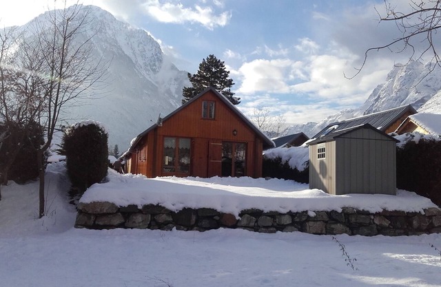 Individual chalet with all mod cons