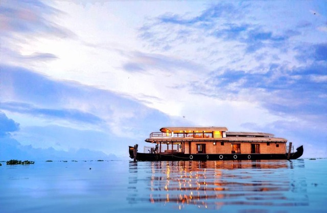 IndraprasthamLakeCruise
