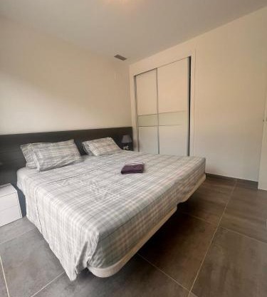 Infinity luxury sea view apartment with private garden