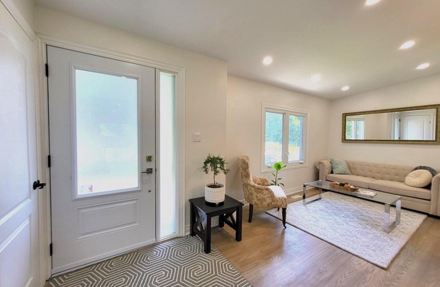 Innisfil Homestay Renovated home away from home located in the heart of Innisfil