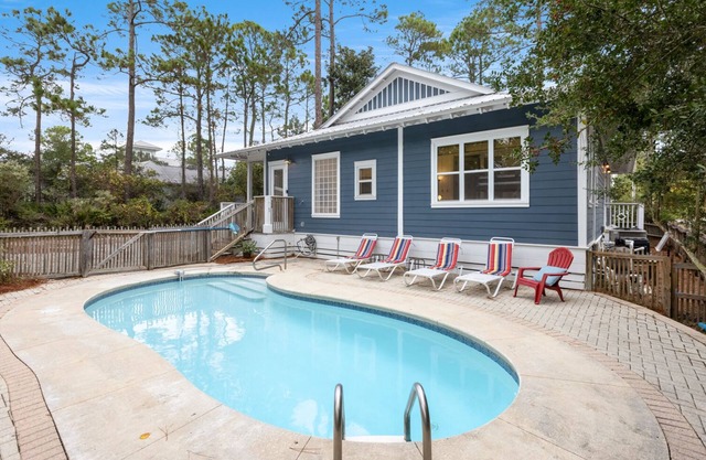 Bluegrass Bungalow, Se aceptan mascotas, Piscina privada climatizada y cubierta de piscina grande