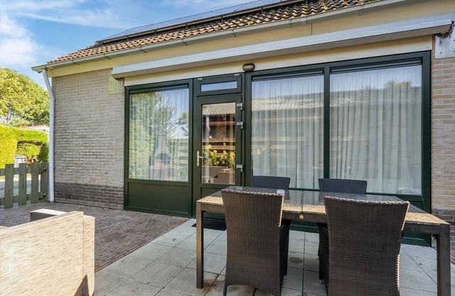 Bonita casa de vacaciones en Baarland con terraza