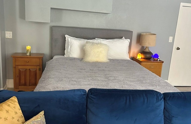 Acogedor apartamento de nueva eficiencia en Eagle Hill en Redwood City