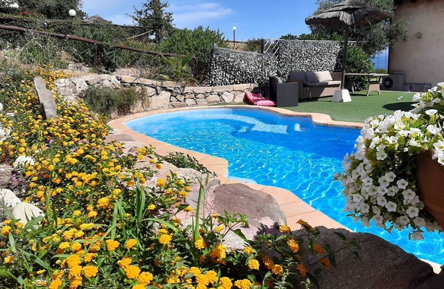 Irene altillo, tres dormitorios y piscina privada en un entorno natural de singular belleza