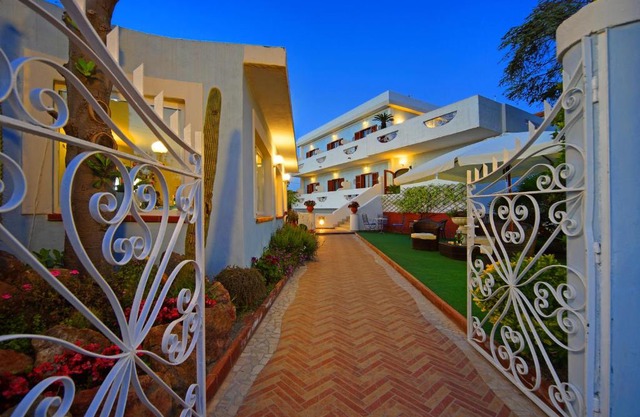 Iris Hotel