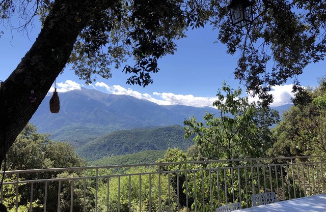 Masía aislada con vistas al Canigo