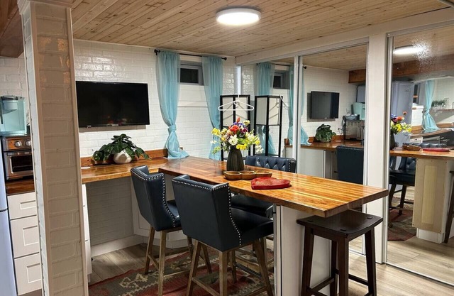 J Suite - Cozy Studio Apartment