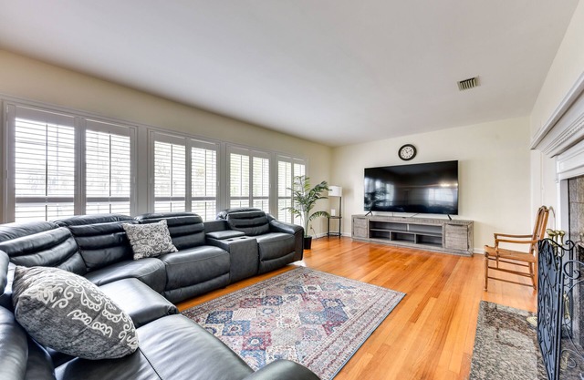 Jacksonville Vacation Home w/ Trout River Access