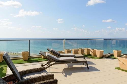 Jacuzzi Penthouse with wide Sea View in Natanya
