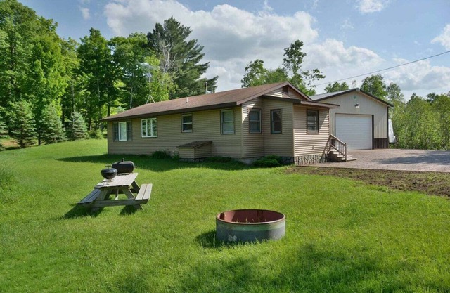 3 dormitorios, 2 baños Alquiler de vacaciones cerca de Cable, Wisconsin
