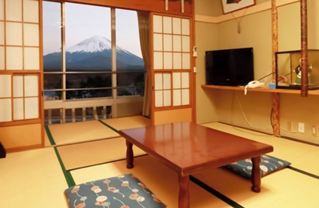Japanese roomtypeA panoramic view of Mt Fuji Lake Shoji / Minamitsurugun Yamanashi