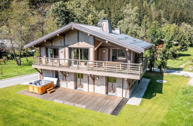 JATOBA - Chalet with a jacuzzi and cinema corner