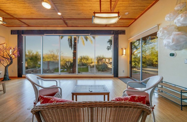 Unique Home / 5 BR 2 BA / Yoga / Private / 4 Acres