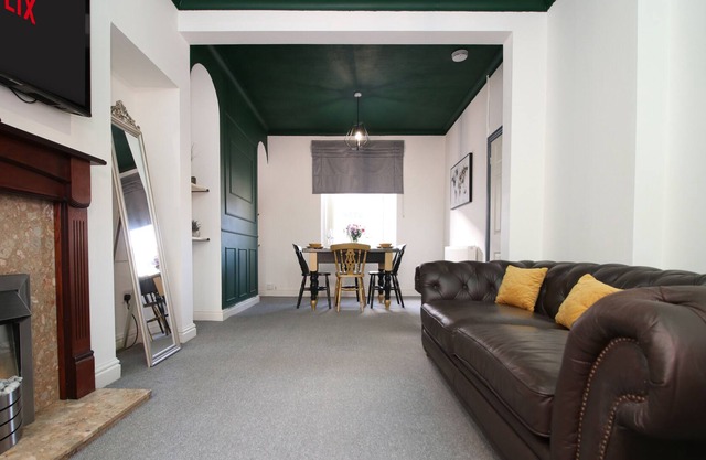 Junctions Way by Tŷ SA - NEW 3 Bed