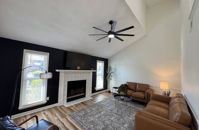 Juniper: 3 bedroom w/ pool