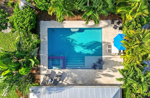 Juniper Presents: Pool Paradise w/Spa – Trade Snow for Sand, Only 2 Min to Beach