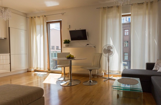 Apartamento-Baño Privado-Vista al patio-Y5B
