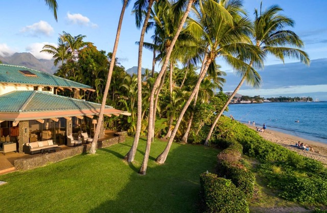 K B M Resorts: Bay-35, 5 Bedroom Ocean Front House On Baby Beach, Sleeps 10 - Steps to Water, 180 Degree Ocean Views, Sunsets, Includes Rental Car!