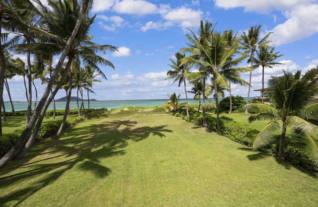 Kailua Hale Kahakai by Gather: Lux Oceanview Villa w/ Beach, Walk to Attractions