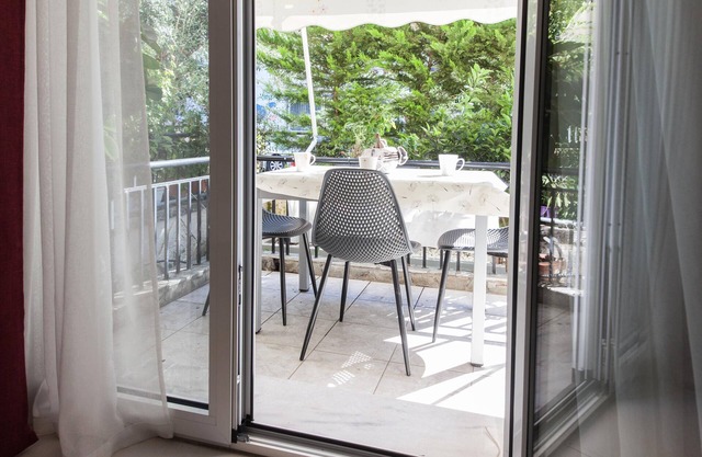 Kallithea Comfort 3 Bd Family Apt