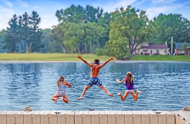 Your Dream Vacay Starts Here Hot Tub/Kayaks/Arcade