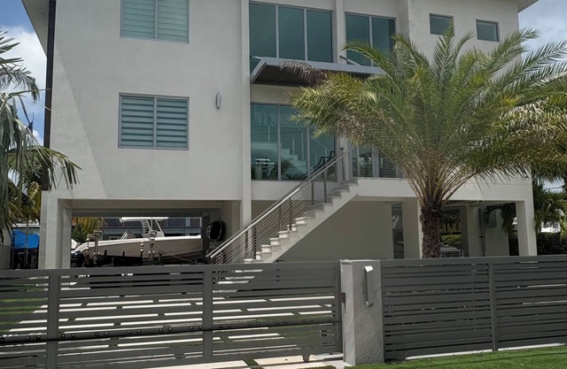 KEY LARGO CASA A ESTRENAR CON PISCINA Y PORCHE