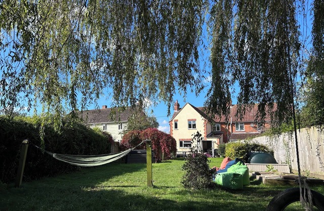 King Arthur’s Rest: Charming Eco Home, Garden & Hot Tub. Sleeps 10. Pet friendly