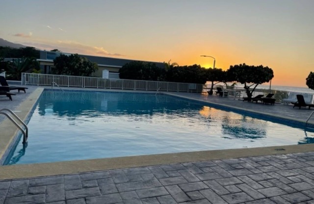 KING SIZE Villa with Pool and beach