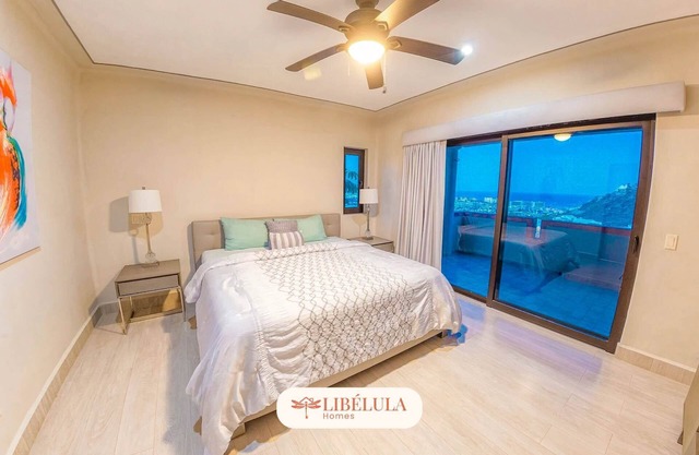 King Suite Ocean View Balcony & Pool
