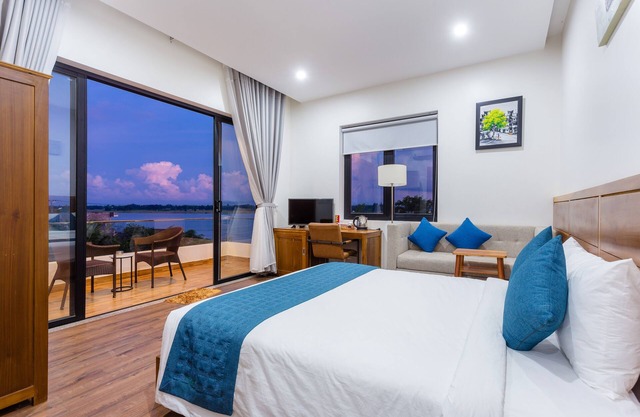Suite King con vistas al río - INDULGENCIA PURA