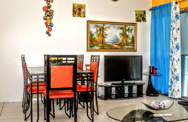 Kingston Embassy Suite