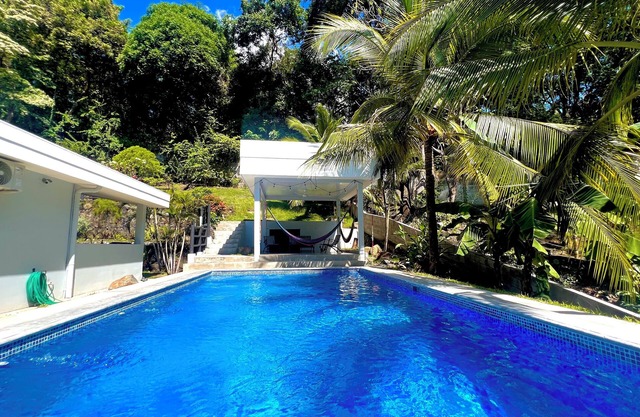 Kira's Paradise - 4-bdr Villa Infinity Pool w/ Private Beach - 5 mins to Tunco