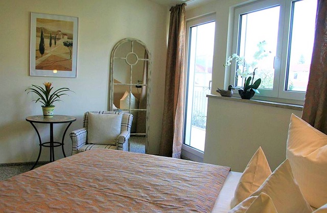 Suite Confort, 93 m 2, 2 habitaciones, sep. Sala de estar, 2 balcones, baño y ducha, sep. WC