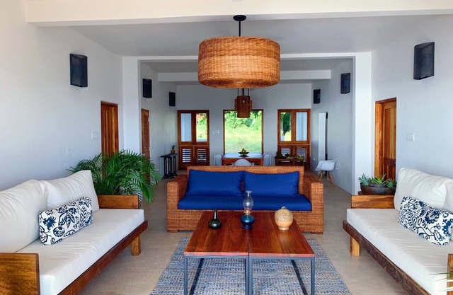 Kotch Oceanfront Villa de dos dormitorios en Treasure Beach