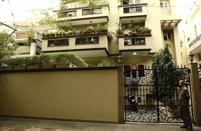 Kuvera Homestay / Fully Serviced Apartment in the heart of South Delhi!