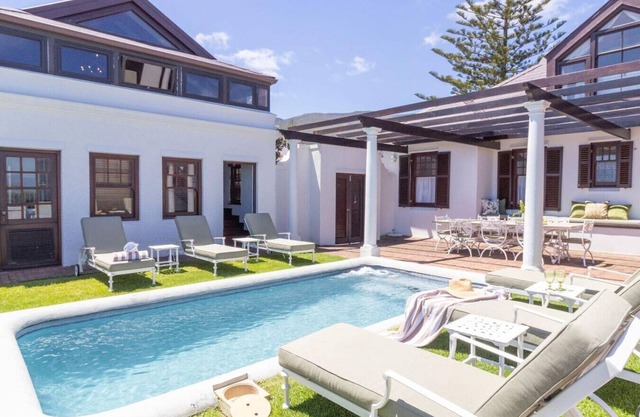 Kwaaiwater Heritage House | Luxury Coastal Villa in Hermanus