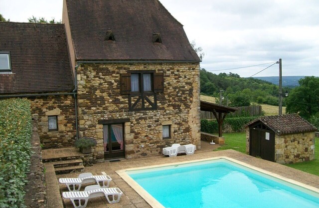 LA BARONNIE 4/6 pers 24260 Audrix cerca de los sitios más visitados de Périgord Noir