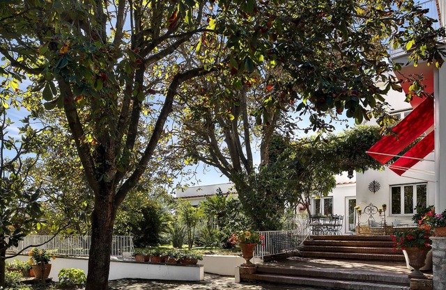 La Casa Bianca - Pool and Garden