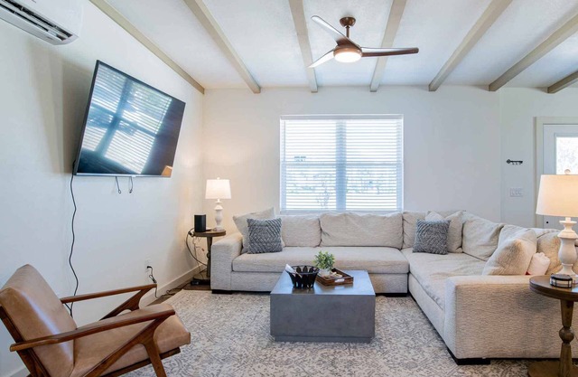 La Casa Deluna | Modern Home w/ private pool, Steps from Beach!