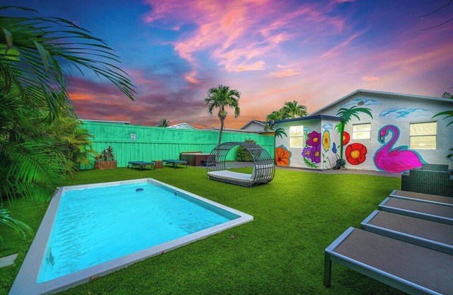 La Casa Flora | Private | Pool+Hot tub | Sleeps 18