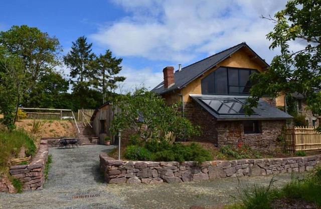 Espíritu Eco-cabaña y hermosa decoración para esta típica casa cerca del bosque de Brocéliande